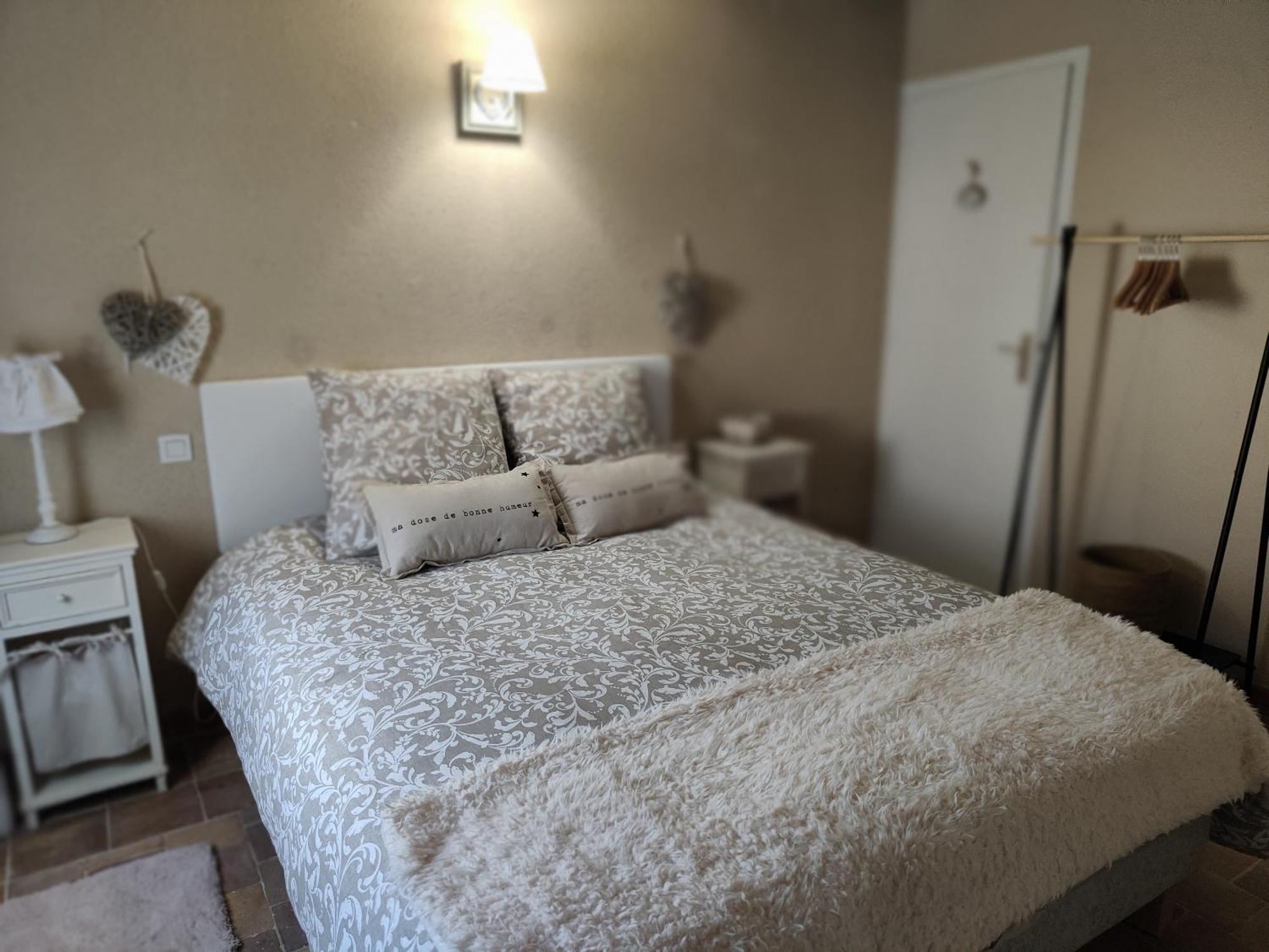 Gite Les Piraudieres Noyant-de-Touraine Exterior foto