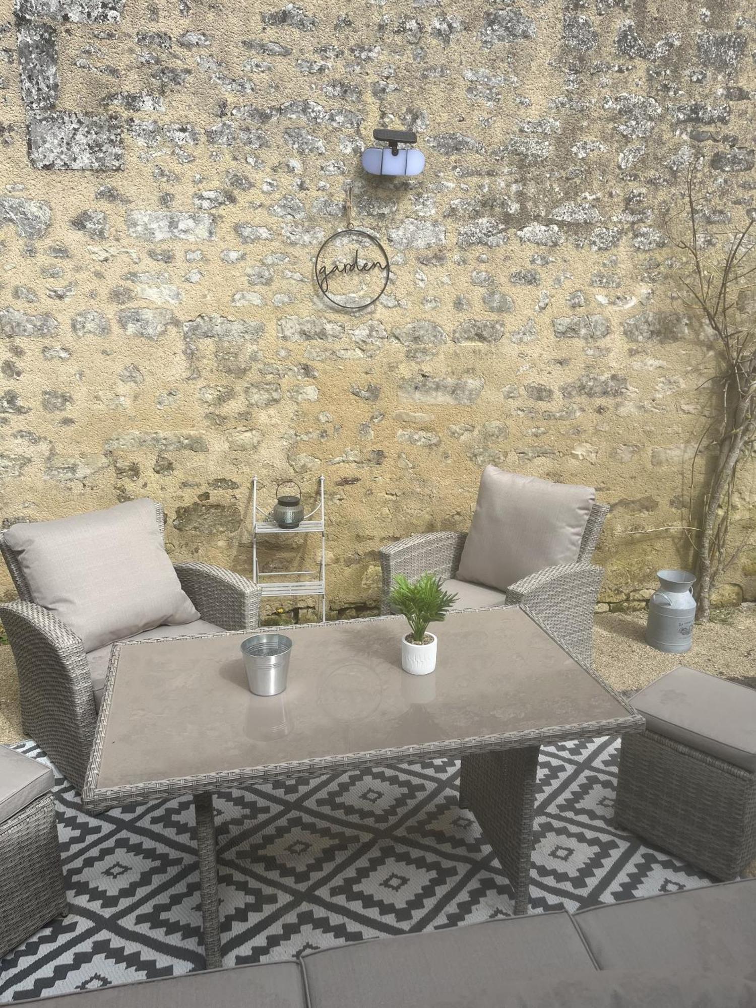 Gite Les Piraudieres Noyant-de-Touraine Habitación foto
