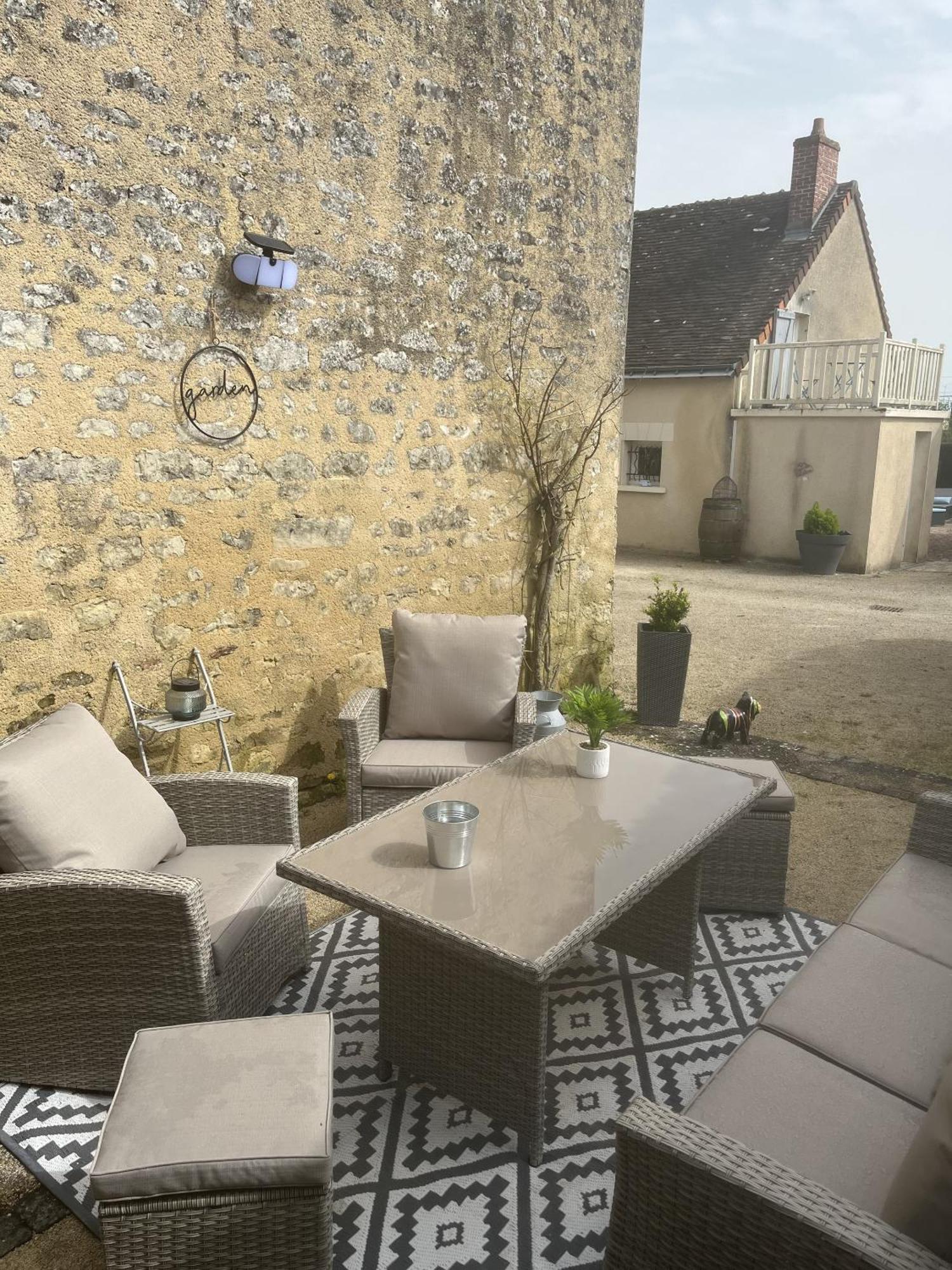 Gite Les Piraudieres Noyant-de-Touraine Habitación foto